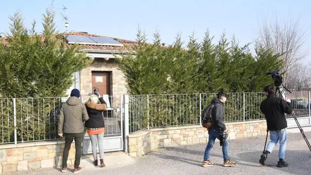 Esterno della casa in cui un uomo di 56 anni è stato ucciso a coltellate dalla moglie di 46 anni a Martinengo (Bergamo), 26 gennaio 2027. ANSA / RENATO DE PASCALE