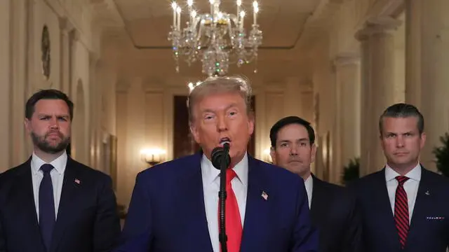 epa12190382 US President Donald Trump (2-L) with US Secretary of Defense Pete Hegseth (R), US Vice President JD Vance (L) and US Secretary of State Marco Rubio (2-R) delivers an address to the nation following US strikes on Iran's nuclear facilities, at the White House in Washington, DC, USA, 21 June 2025. EPA/Carlos Barria / POOL