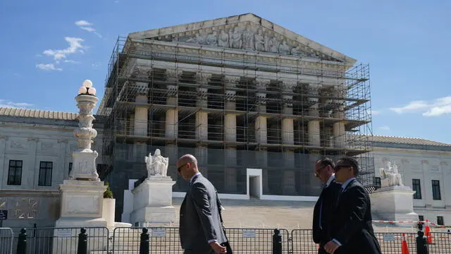 epa12001881 A view of the US Supreme Court in Washington, DC, USA, 31 March 2025. The justices of the court listened to arguments in a case featuring Catholic groups in Wisconsin who were petitioning for a religious exemption from the state's unemployment insurance tax. EPA/WILL OLIVER