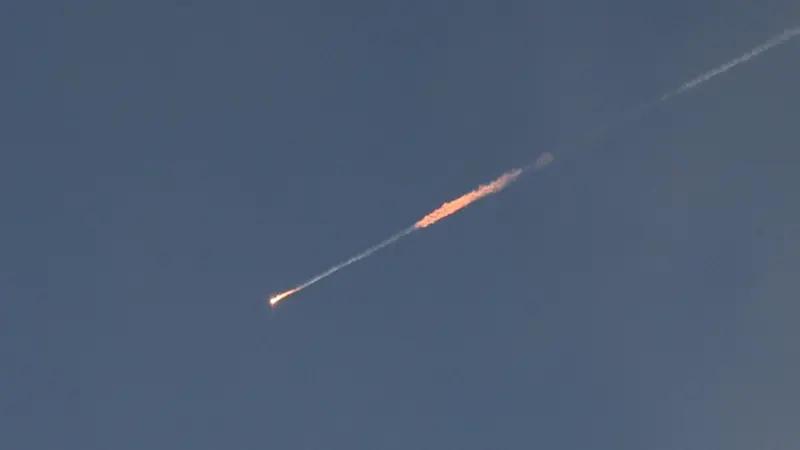 Un missile balistico lanciato dall'Iran nel cielo di Gerusalemme - Foto Epa © www.giornaledibrescia.it