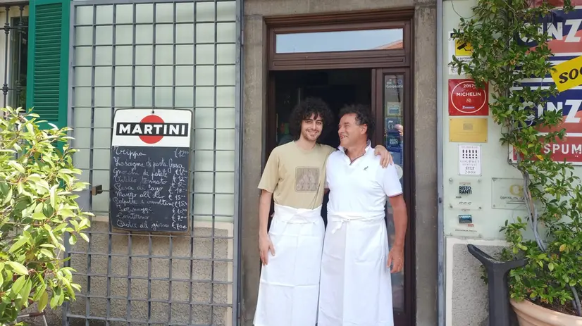 Jacopo Rossi e il papà Maurizio, titolare della Villetta - © www.giornaledibrescia.it