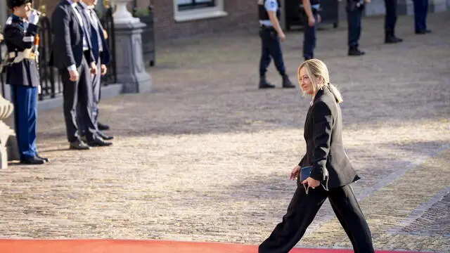 epa12195370 Italian Prime Minister Giorgia Meloni arrives at the Paleis Huis ten Bosch for the dinner with world leaders at the invitation of Dutch King Willem-Alexander and Queen Maxima, in The Hague, The Netherlands, 24 June 2025. The dinner marks the start of the NATO summit in The Hague. The Netherlands hosts the NATO Summit in The Hague on 24 and 25 June, the first such summit to be held in the country. EPA/FREEK VAN DEN BERGH