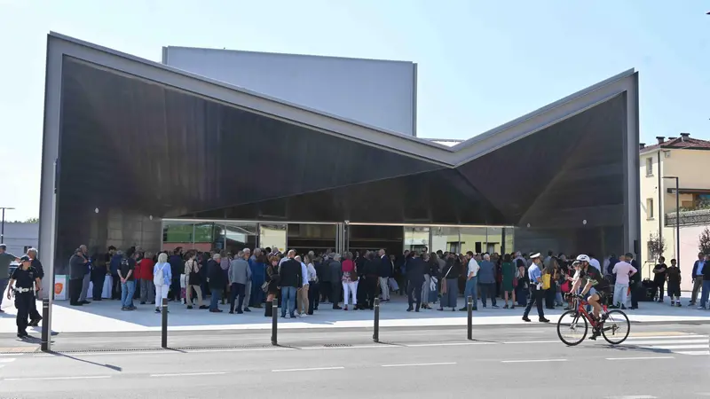 L'inaugurazione del teatro Borsoni in via Milano © www.giornaledibrescia.it
