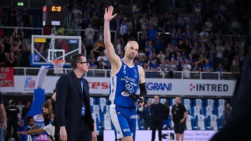 Miro Bilan, mvp di regular season 24/25 - Foto New Reporter Checchi © www.giornaledibrescia.it