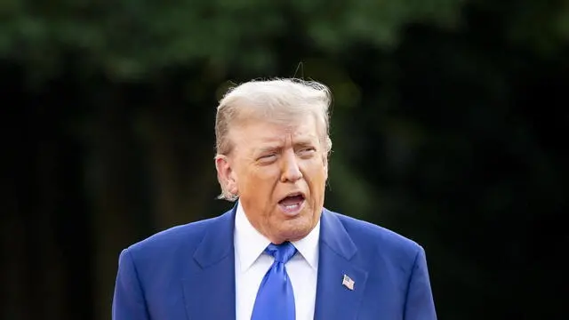 epa12195425 US President Donald Trump arrives at the Paleis Huis ten Bosch for the dinner with world leaders at the invitation of Dutch King Willem-Alexander and Queen Maxima, in The Hague, The Netherlands, 24 June 2025. The dinner marks the start of the NATO summit in The Hague. The Netherlands hosts the NATO Summit in The Hague on 24 and 25 June, the first such summit to be held in the country. EPA/FREEK VAN DEN BERGH