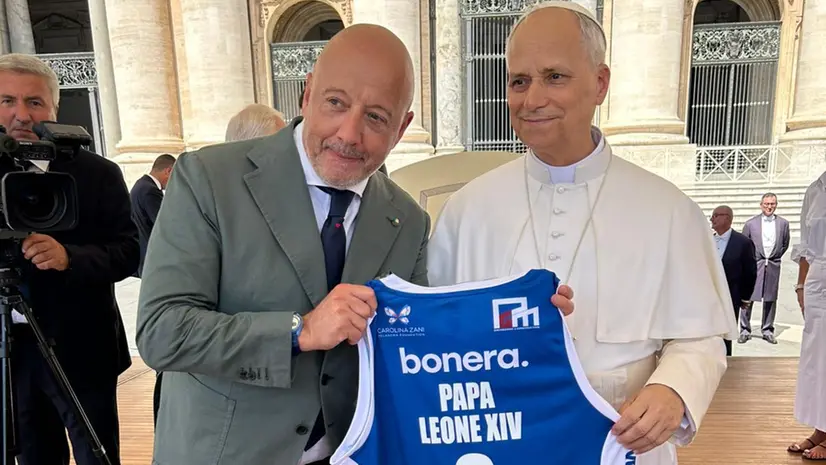 Ferrari con papa Leone XIV