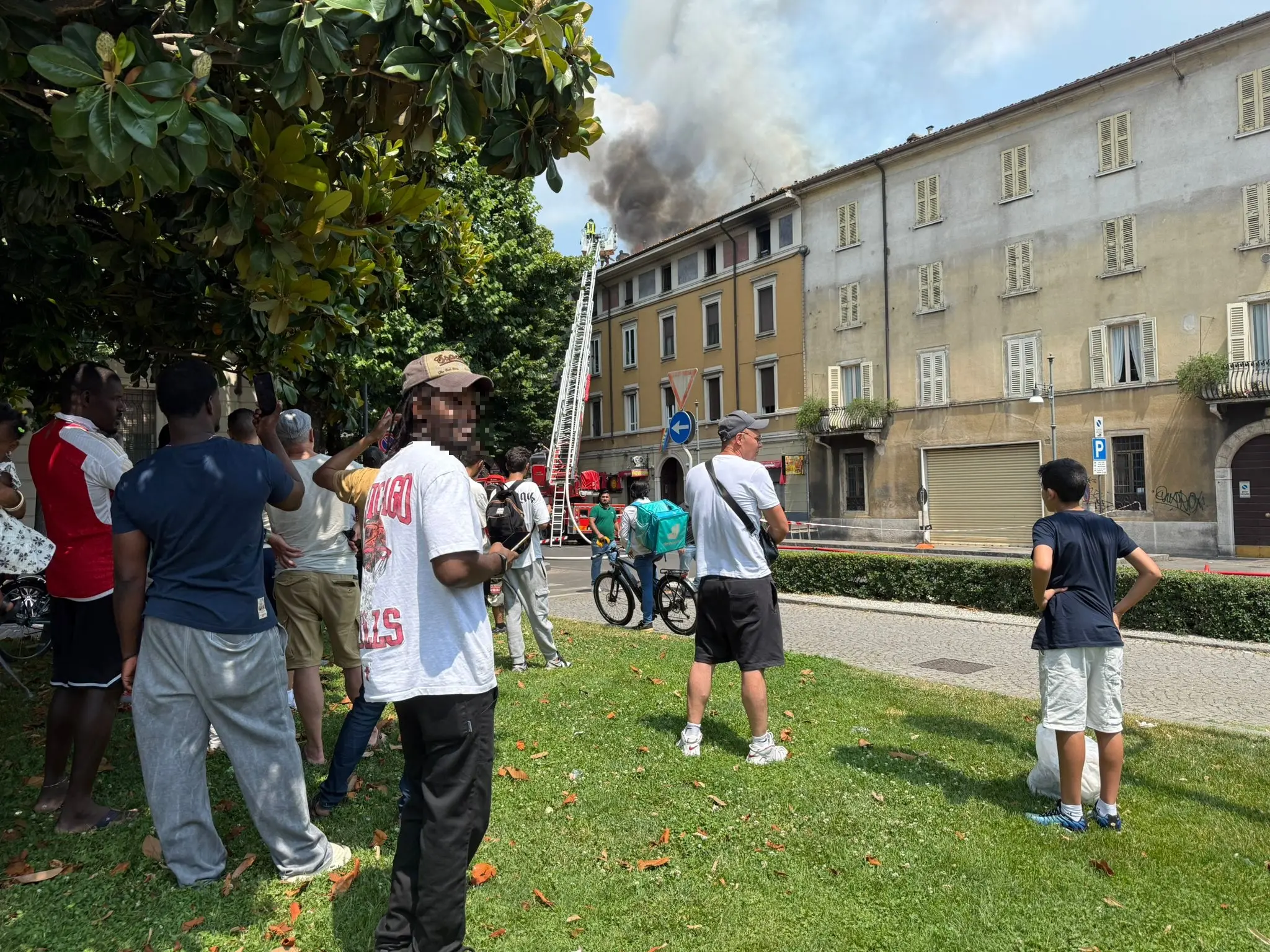 A fuoco un edificio in via Calatafimi