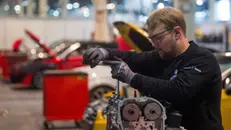 Un lavoratore metalmeccanico