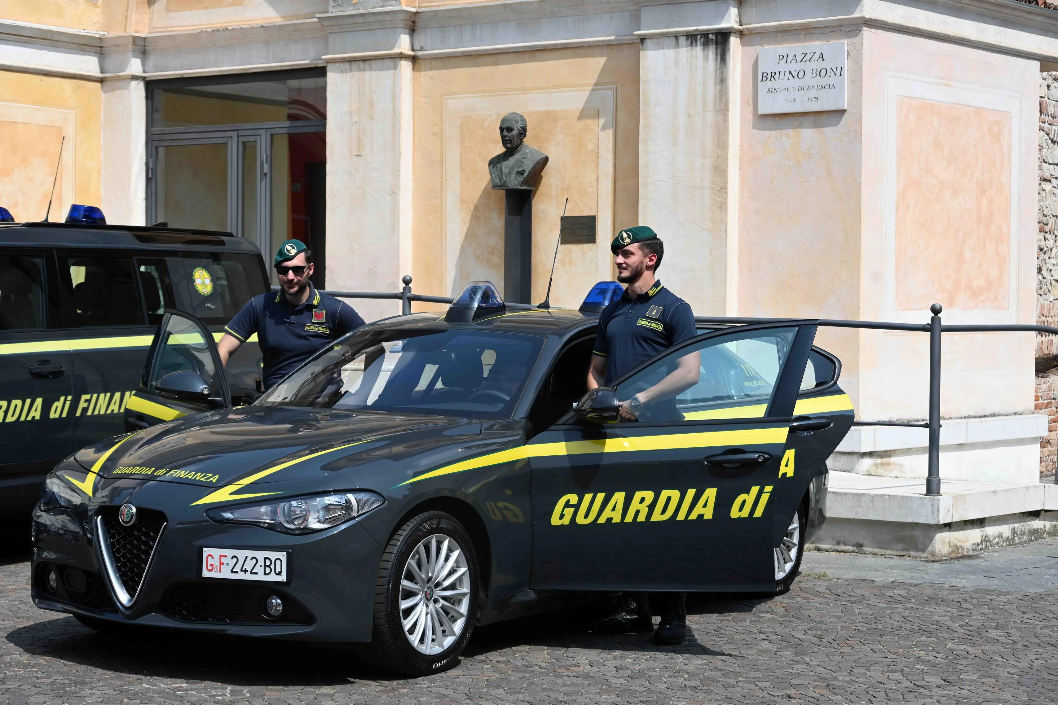 CRONACA BRESCIA PIAZZA BRUNO BONI FESTA DELLA GUARDIA DI FINANZA PER SANDRINI 25-05-2025 MARCO ORTOGNI NEW EDEN GROUP