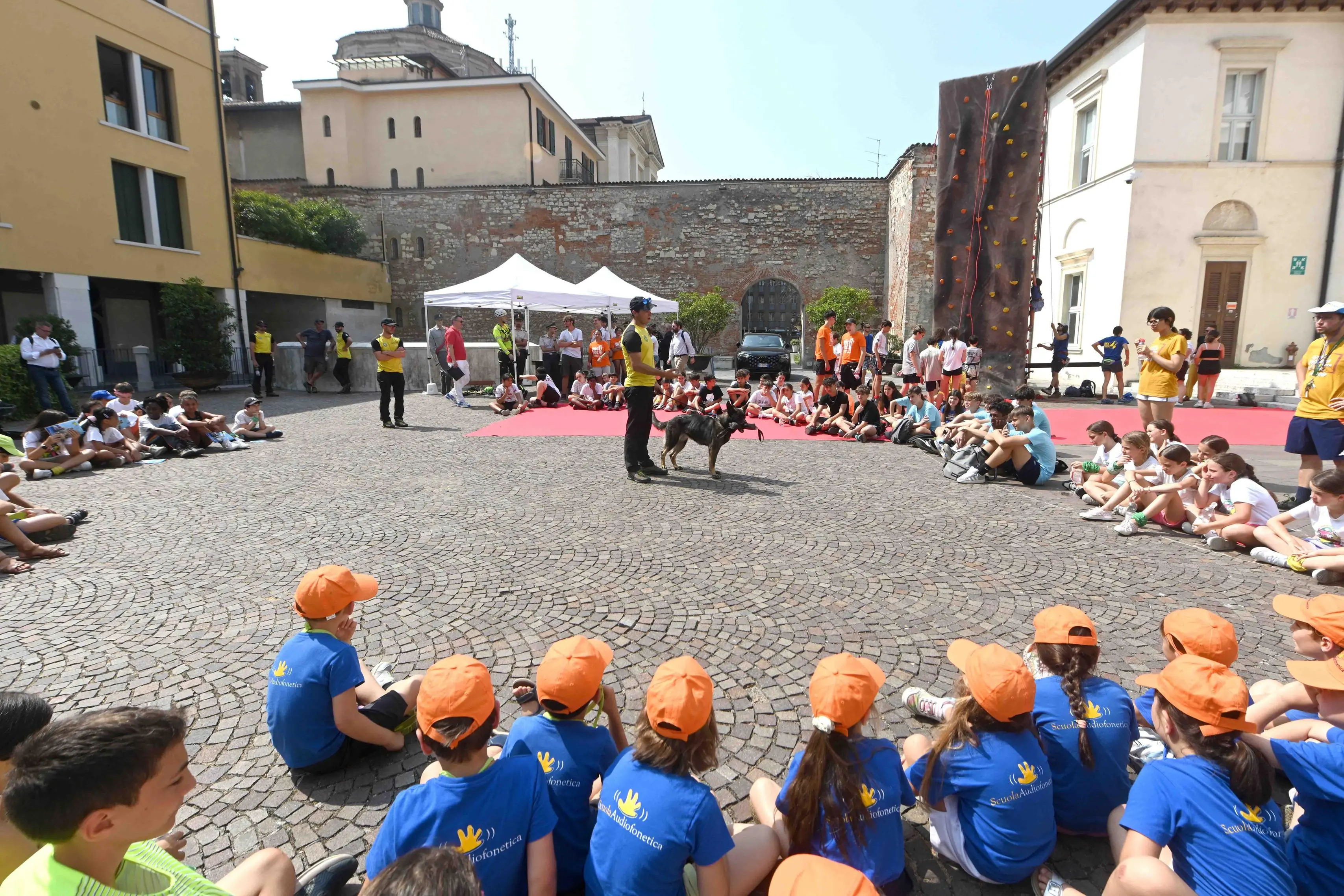 CRONACA BRESCIA PIAZZA BRUNO BONI FESTA DELLA GUARDIA DI FINANZA PER SANDRINI 25-05-2025 MARCO ORTOGNI NEW EDEN GROUP