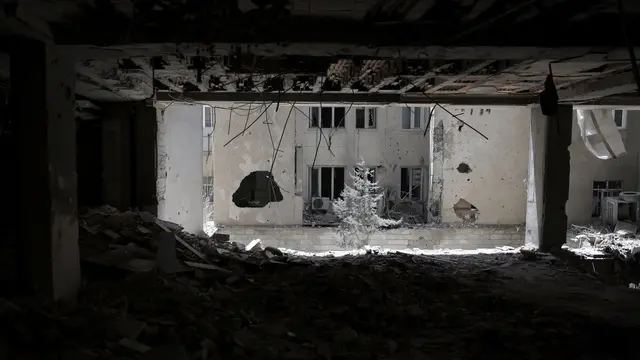epa12196433 Damage inside a building after a recent Israeli airstrike, in Tehran, Iran, 25 June 2025, during a US-mediated ceasefire between Iran and Israel that started on 24 June. Israel has been conducting a campaign across Iran since 13 June, targeting nuclear, military, and energy facilities, prompting Iran to launch retaliatory waves of missiles and drones toward Israel. EPA/ABEDIN TAHERKENAREH