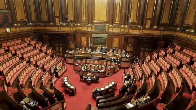 Aula del Senato vuota mentre si incardina il testo della manovra economica, Roma, 17 agosto 2011. ANSA/CLAUDIO PERI