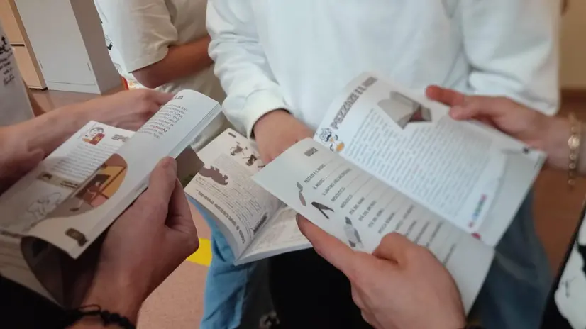 Il libro realizzato dai ragazzi - © www.giornaledibrescia.it