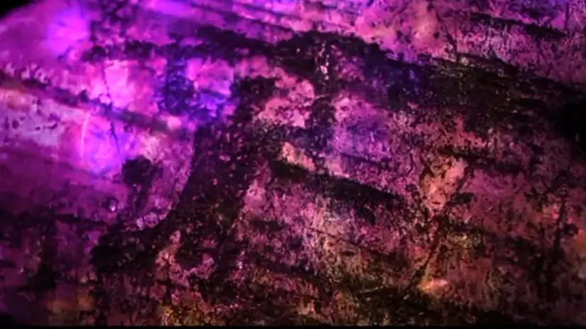 Le incisioni rupestri illuminate per Inciso 2025