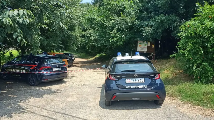 I carabinieri a Cologne, dove è stato ritrovato il cadavere di Matteo Formenti © www.giornaledibrescia.it