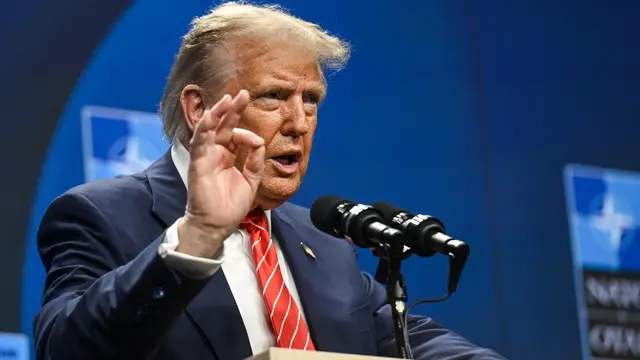 epa12196973 US President Donald Trump speaks during a press conference after the NATO summit at the World Forum The Hague, The Netherlands, 25 June 2025. The Netherlands, for the first time in NATO's history of existence, is hosting a NATO summit. EPA/JONAS ROOSENS