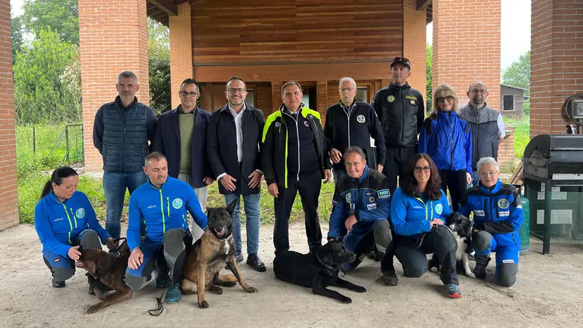 La visita di una delegazione in un ex maneggio confiscato alla Mafia