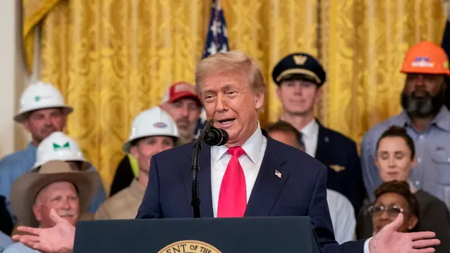 epa12199994 US President Donald Trump speaks during the 'one, big, beautiful event' in the East Room of the White House in Washington, DC, USA, 26 June 2025. EPA/KEN CEDENO / POOL