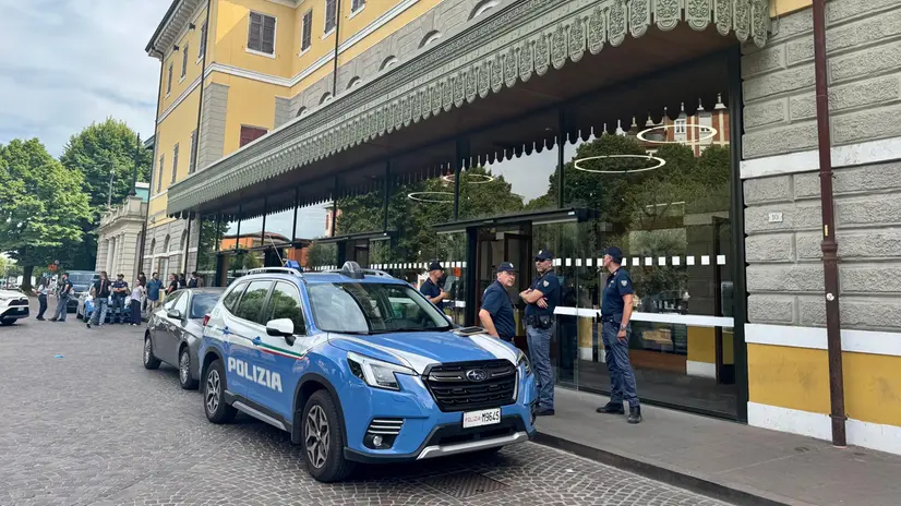 La Polizia al lavoro per rendere la zona più sicura - © www.giornaledibrescia.it