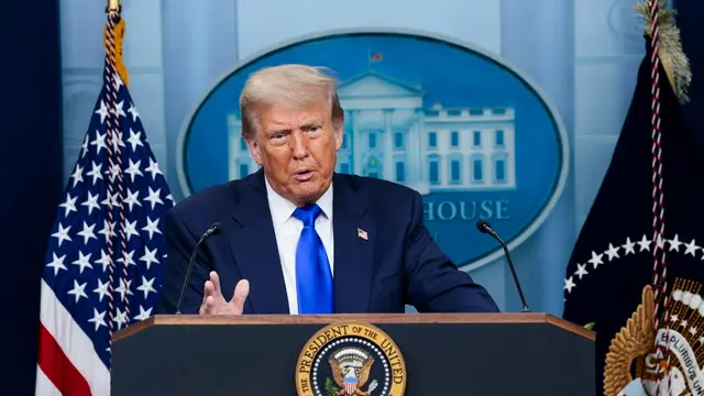 epa12201543 US President Donald J. Trump responds to a question from the news media during a press conference in the briefing room of the White House in Washington, DC, USA, 27 June 2025. Earlier in the day, the Supreme Court ruled in the Trump administration's favor to curb nationwide injunctions on the president's birthright citizenship order. EPA/SHAWN THEW
