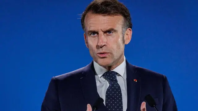 epa12200024 French President Emmanuel Macron attends a press conference during the EU leaders' Summit in Brussels, Belgium, 26 June 2025. EPA/OLIVIER MATTHYS