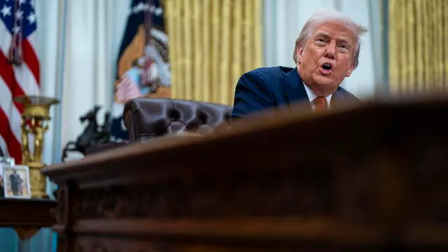 epa12002074 US President Donald Trump speaks during an executive order signing in the Oval Office at the White House in Washington, DC, USA, 31 March 2025. The order directs the Federal Trade Commission to work with the Department of Justice to ensure that competition laws are enforced in the concert and entertainment industry, and pushes state consumer protection authorities on enforcement. EPA/ALEXANDER DRAGO / POOL