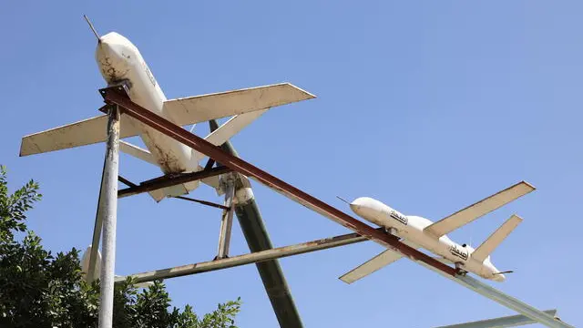 epa12177114 A display of Houthi-made mock missiles and drones at a square in Sana'a, Yemen, 15 June 2025. Yemen's Houthis have claimed responsibility for ballistic missile attacks against Israel after they coordinated with the Iranian Army and Revolutionary Guard amid the escalation of violence between Israel and Iran, according to a statement by Houthi military spokesman Yahya Sarea. EPA/YAHYA ARHAB