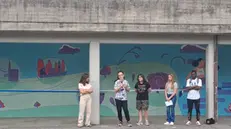 Cellatica, giovani e rifugiati: inaugurato il murales per crescere insieme