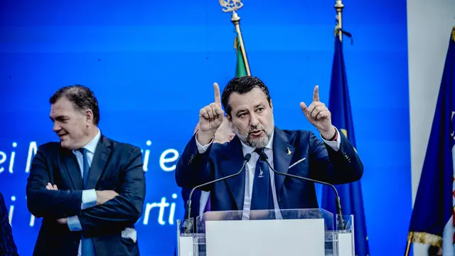 Matteo Salvini ministro dei trasporti (D) insieme a Philippe Tabarot ministro dei trasporti della Francia durante la cerimonia di riapertura del traffico del tunnel del Tenda a Limone Piemonte. Cuneo 27 giugno 2025 ANSA/TINO ROMANO
