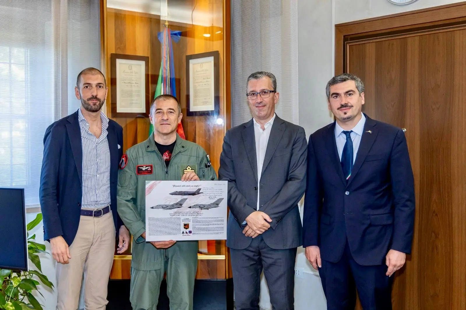 La delegazione bresciana alla base di Ghedi