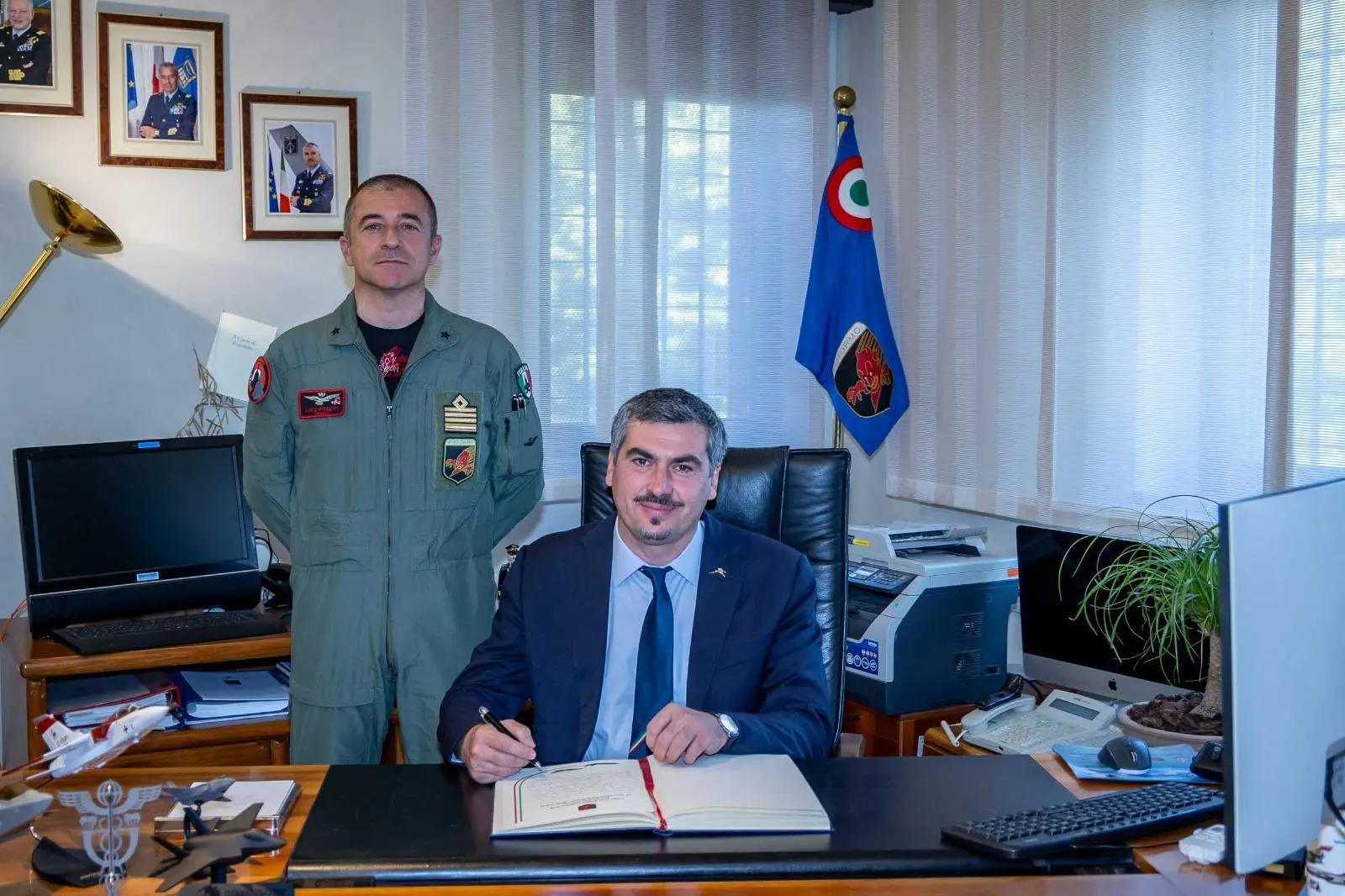 La delegazione bresciana alla base di Ghedi