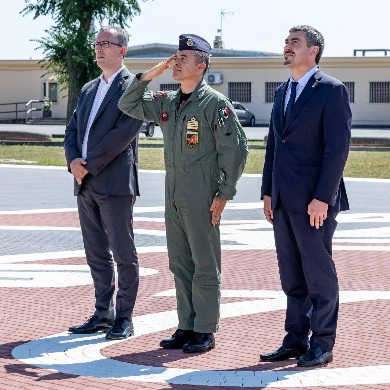 La delegazione bresciana alla base di Ghedi