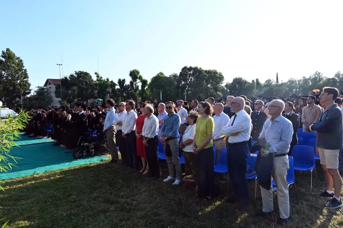 La cerimonia dei laureati a Campo Marte
