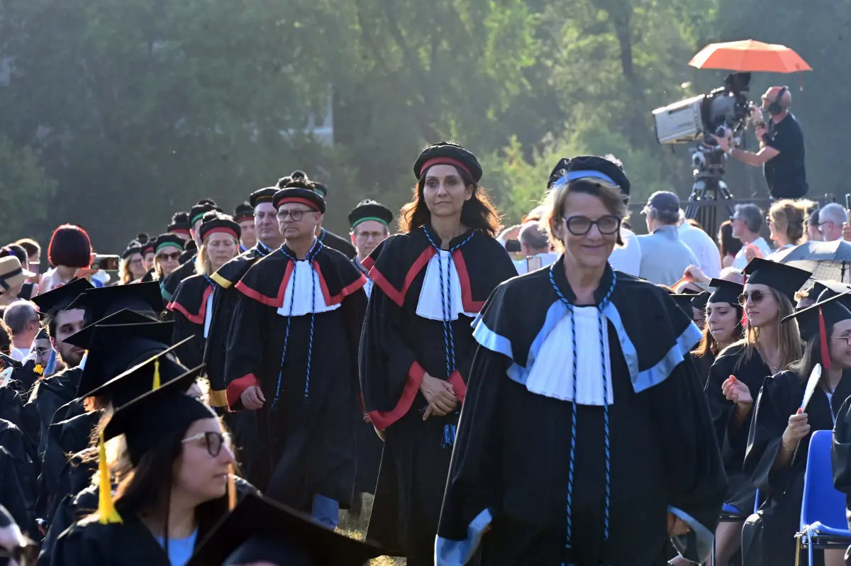 La cerimonia dei laureati a Campo Marte