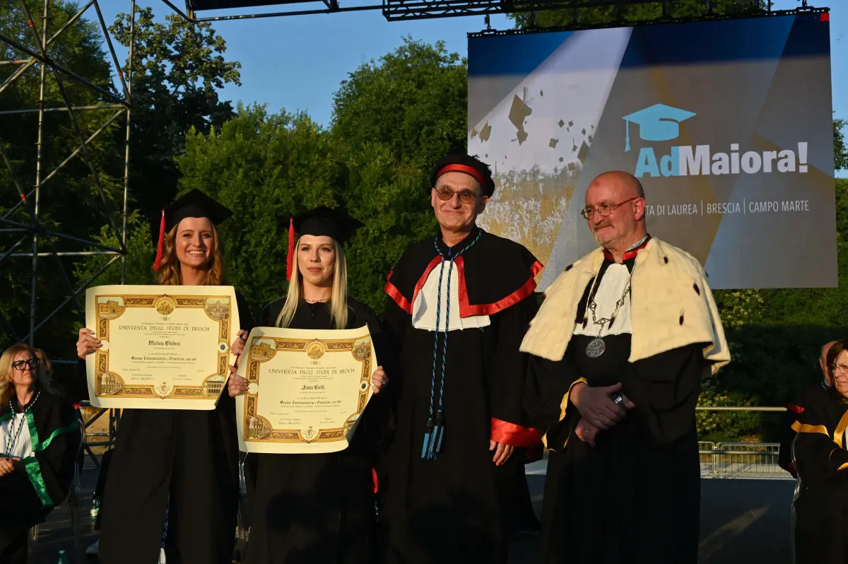 La cerimonia dei laureati a Campo Marte