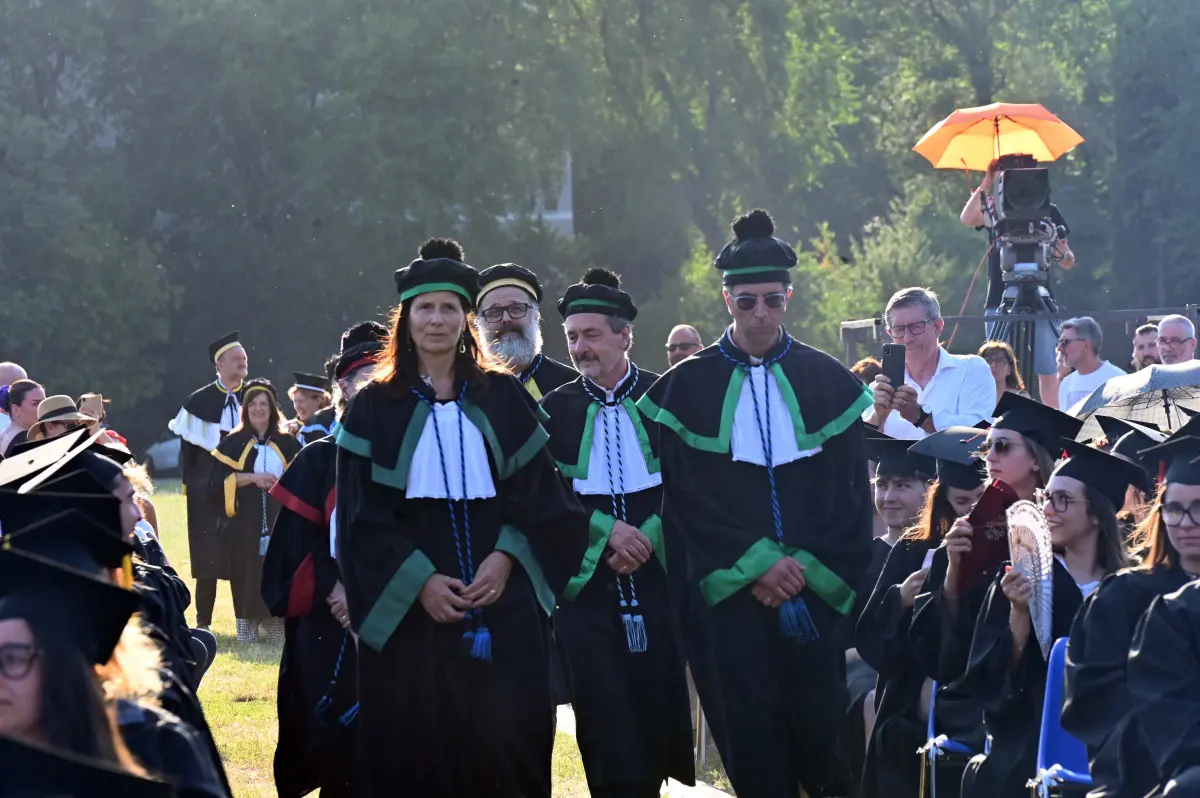 La cerimonia dei laureati a Campo Marte