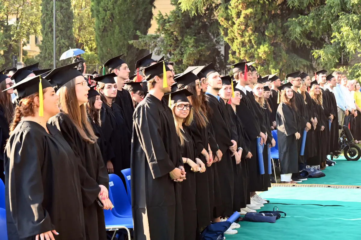 La cerimonia dei laureati a Campo Marte