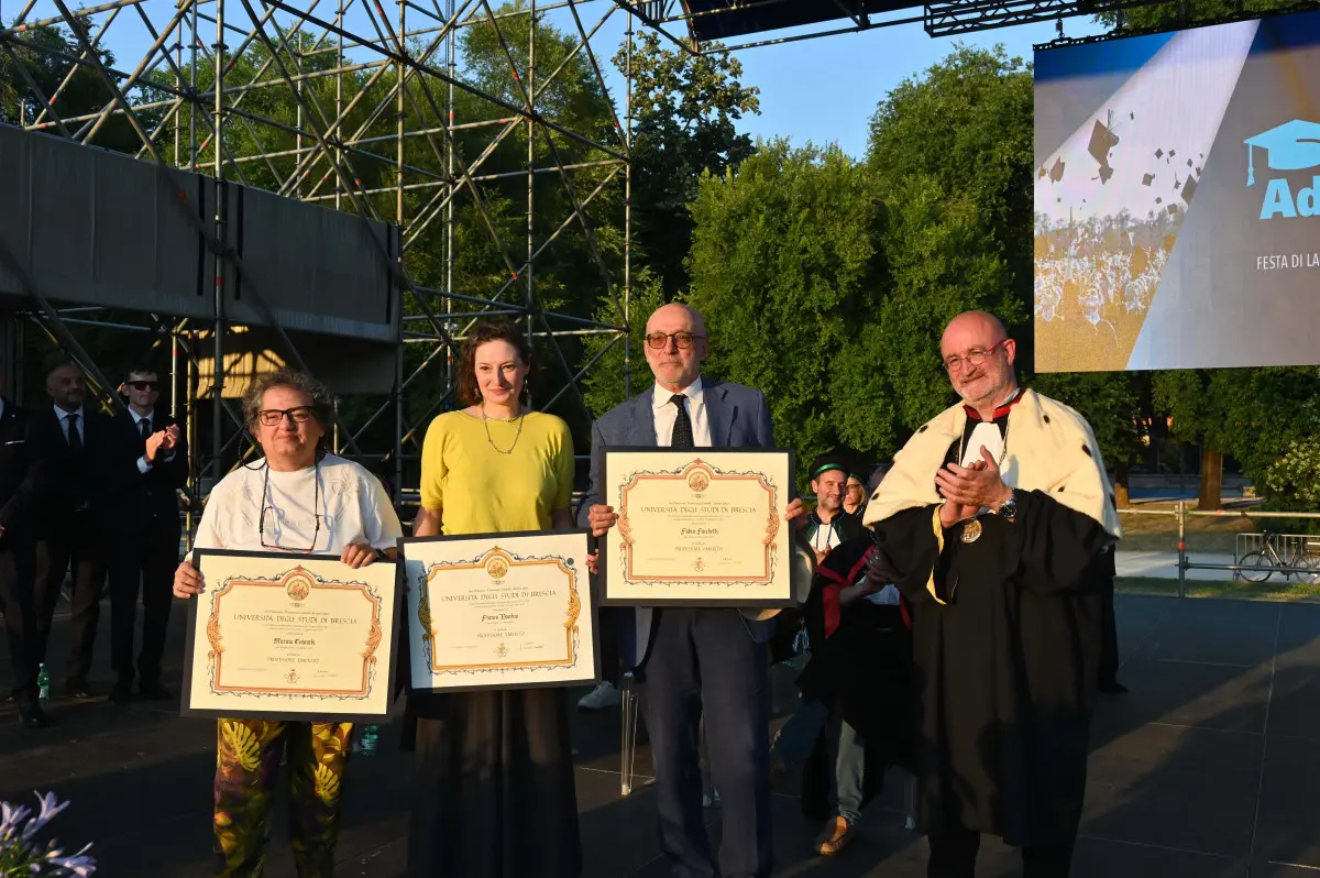 La cerimonia dei laureati a Campo Marte