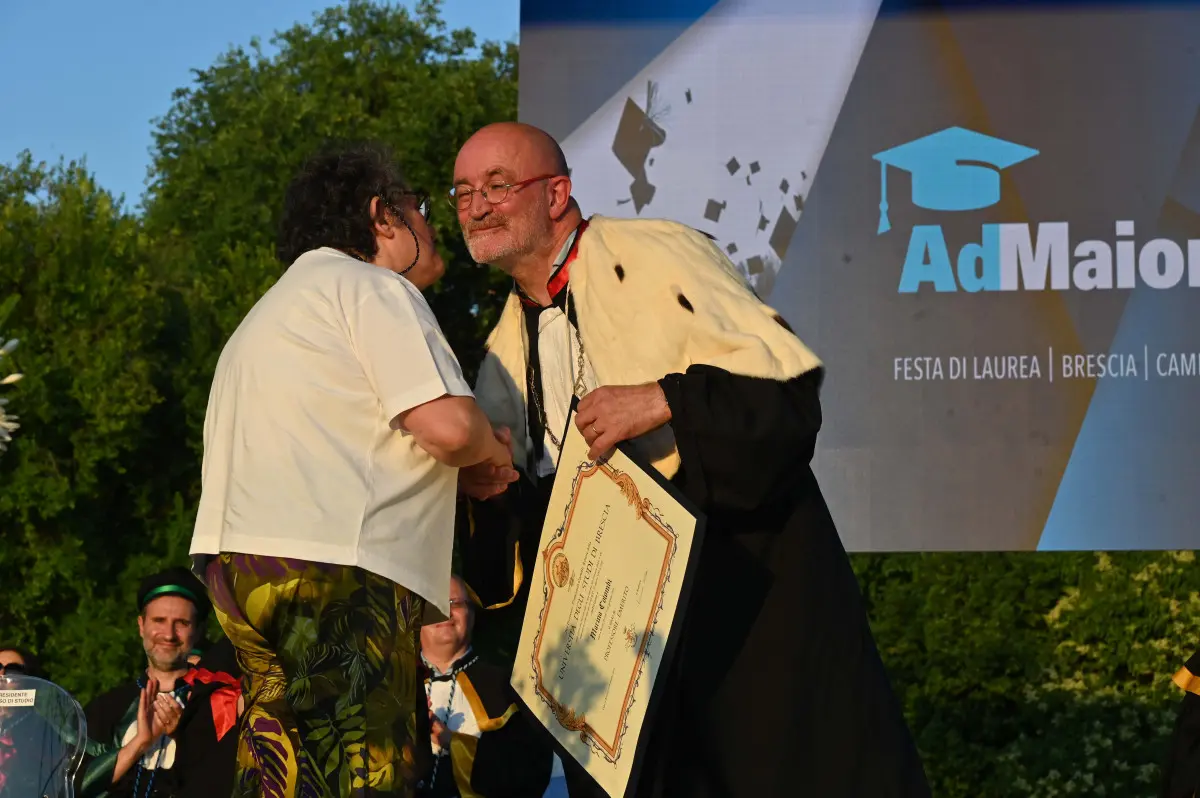 La cerimonia dei laureati a Campo Marte