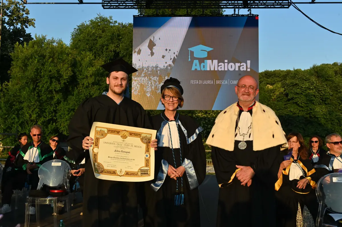 La cerimonia dei laureati a Campo Marte
