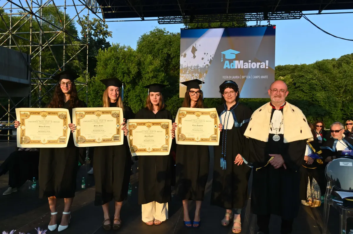 La cerimonia dei laureati a Campo Marte