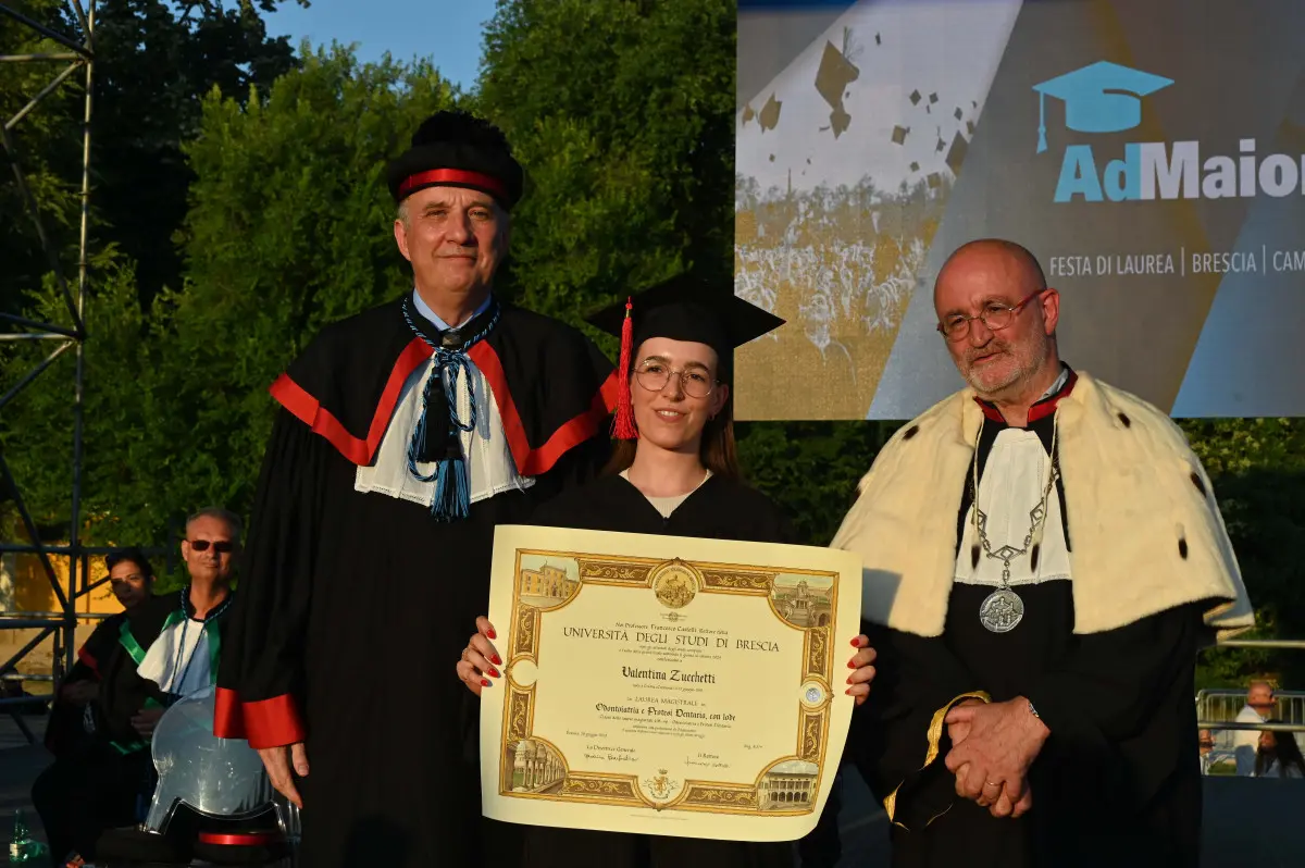 La cerimonia dei laureati a Campo Marte