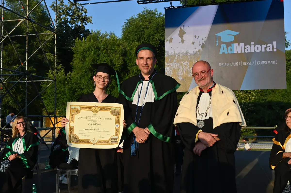 La cerimonia dei laureati a Campo Marte
