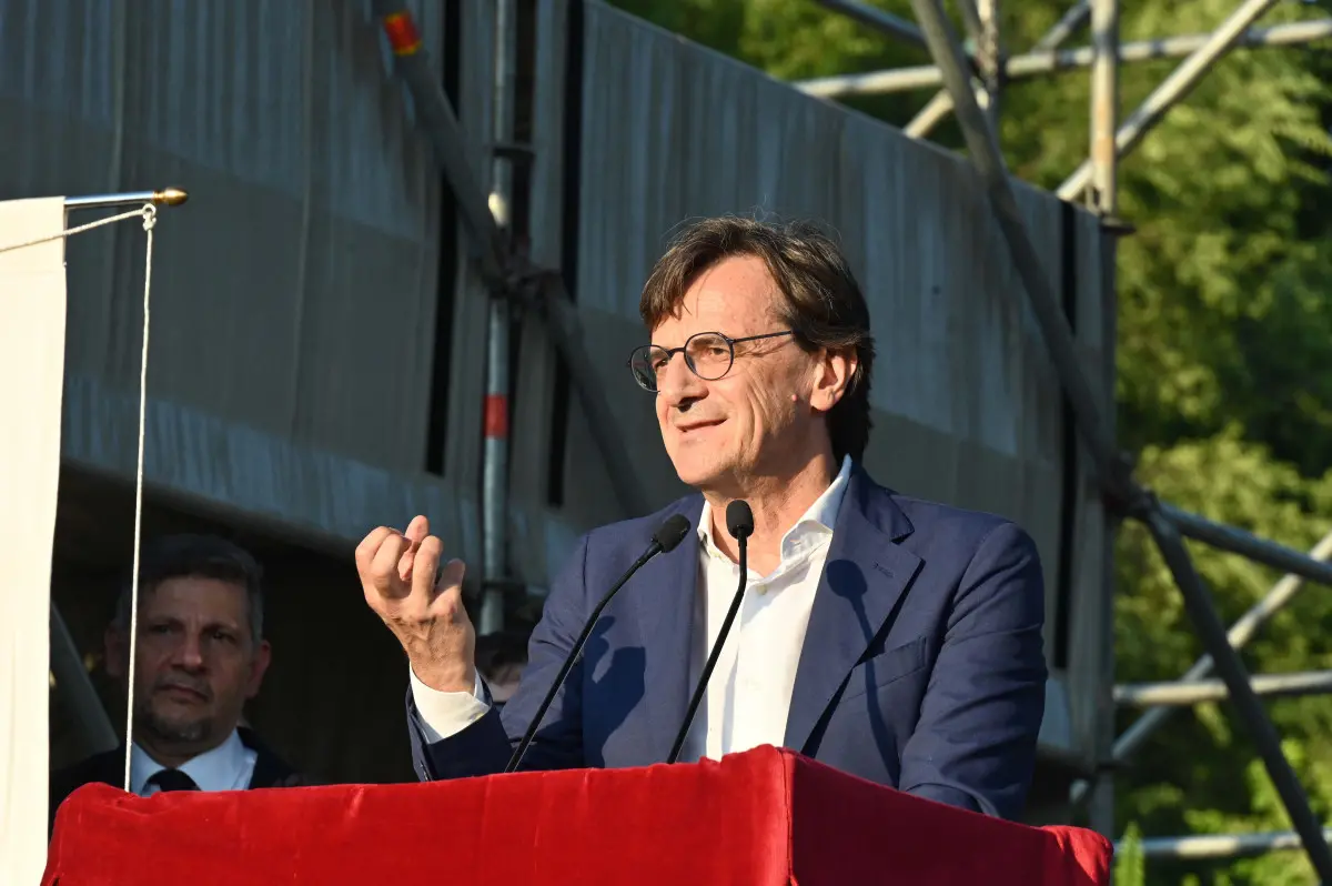 La cerimonia dei laureati a Campo Marte