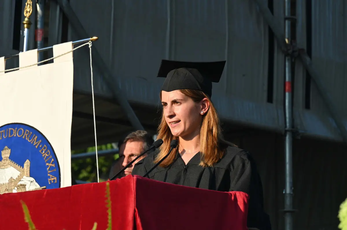 La cerimonia dei laureati a Campo Marte