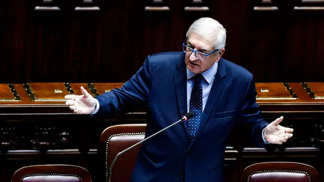Il ministro degli Affari Europei, Politiche di Coesione e Pnrr Tommaso Foti in aula alla Camera dei Deputati durante lo svolgimento di interrogazioni a risposta immediata del Question Time, Roma, 18 giugno 2025. ANSA/ANGELO CARCONI
