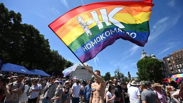 epa12202996 Participants attend the Budapest Pride march in Budapest, Hungary, 28 June 2025. Thousands of people gathered at the Pride march despite a law passed earlier this year banning Pride events. EPA/ZOLTAN BALOGH HUNGARY OUT