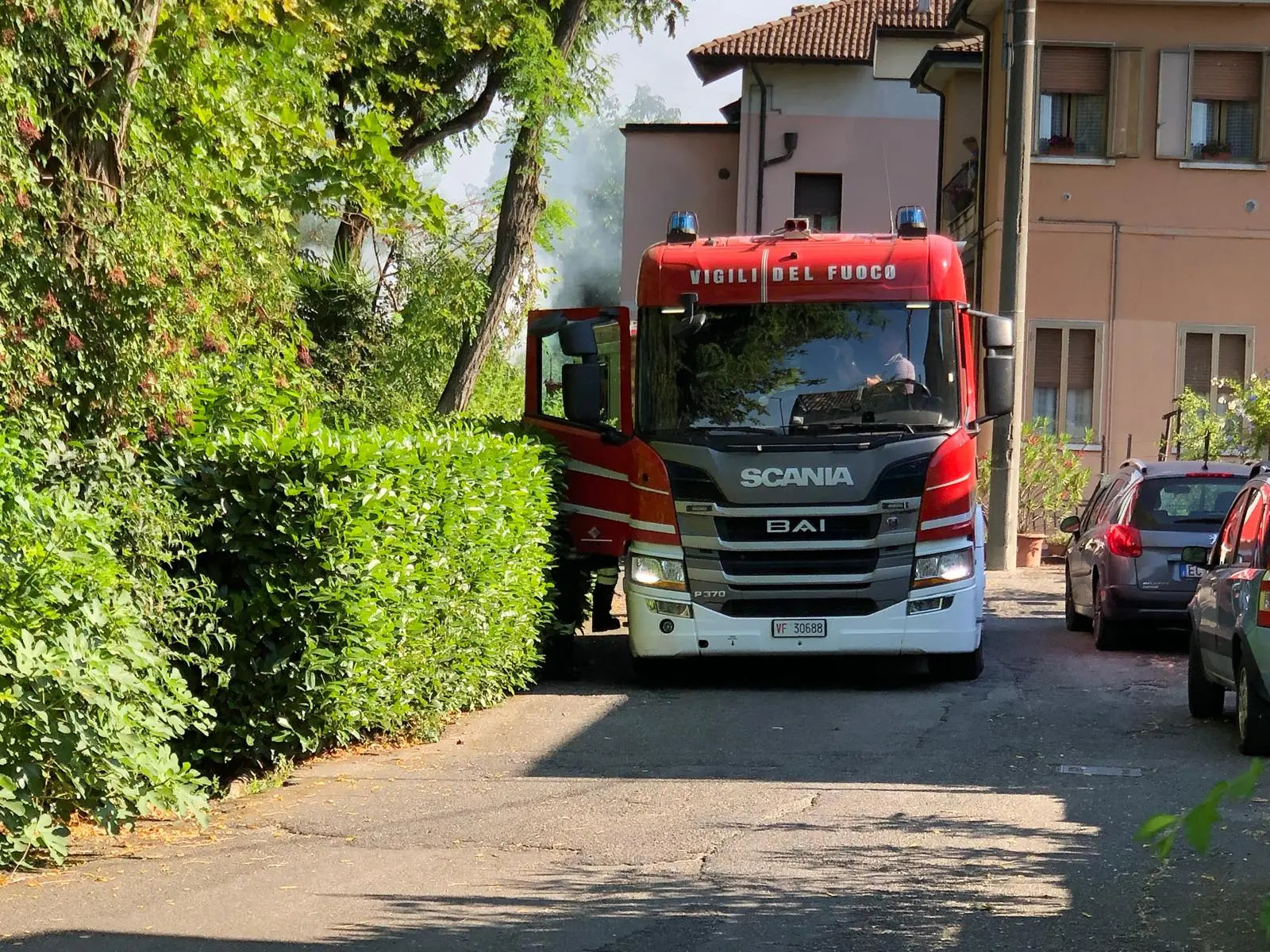 Il mezzo andato a fuoco a San Zeno