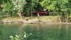I Vigili del fuoco lungo le rive del fiume Oglio - © www.giornaledibrescia.it
