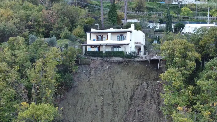 Una immagine della devastazione causata dalla frana a Casamicciola, 27 novembre 2022. ANSA/Ciro Fusco